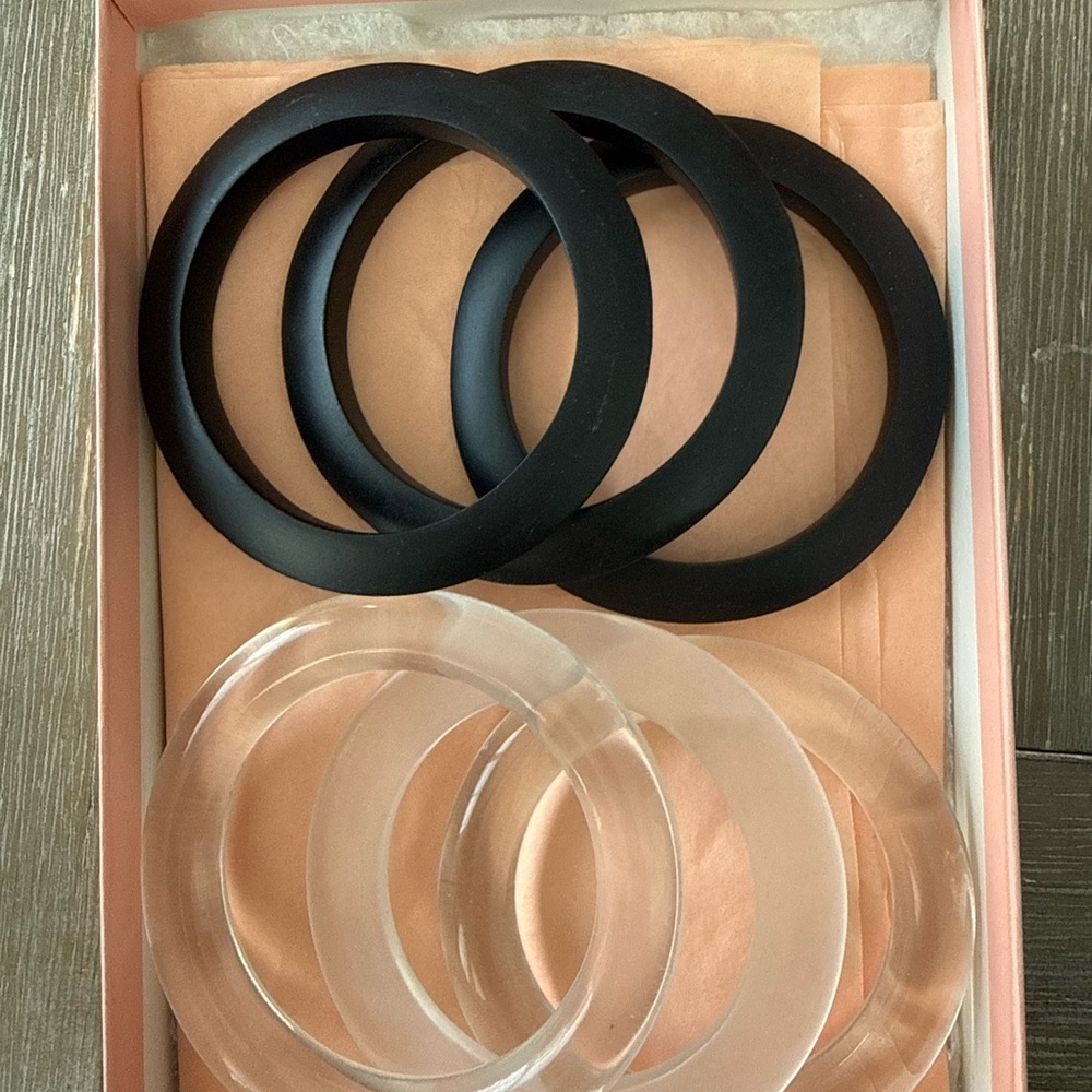 Elegant Black and Clear Bangle Set